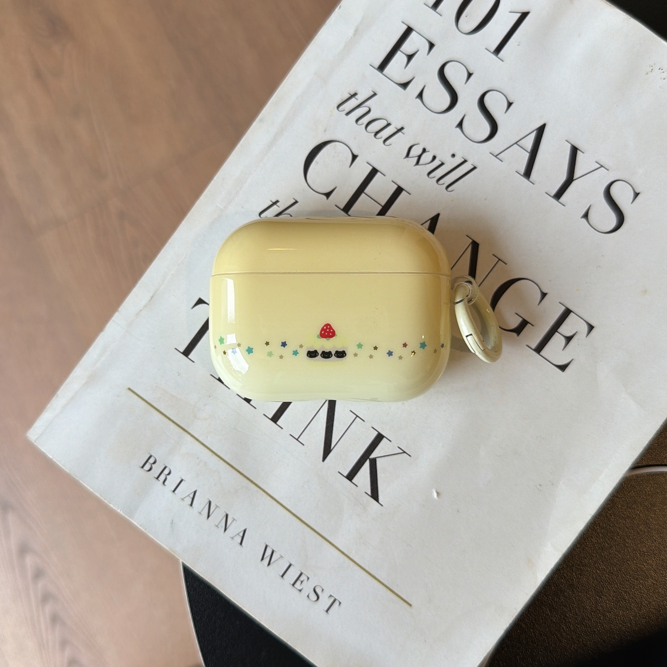Cartoon Kitten Strawberry Cake - Yellow Phone Accessories recensie en prijs