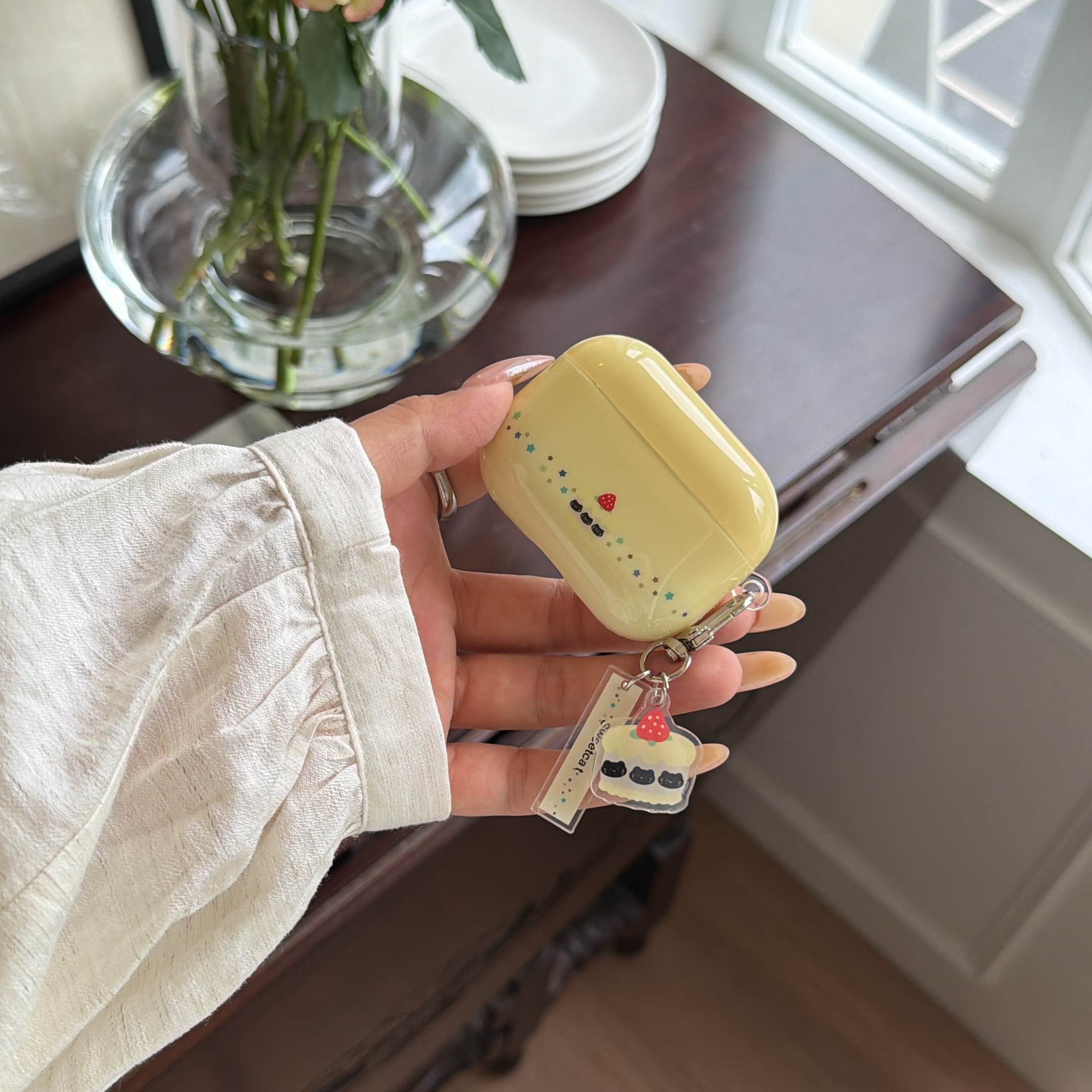 Cartoon Kitten Strawberry Cake - Yellow Phone Accessories recensie en prijs