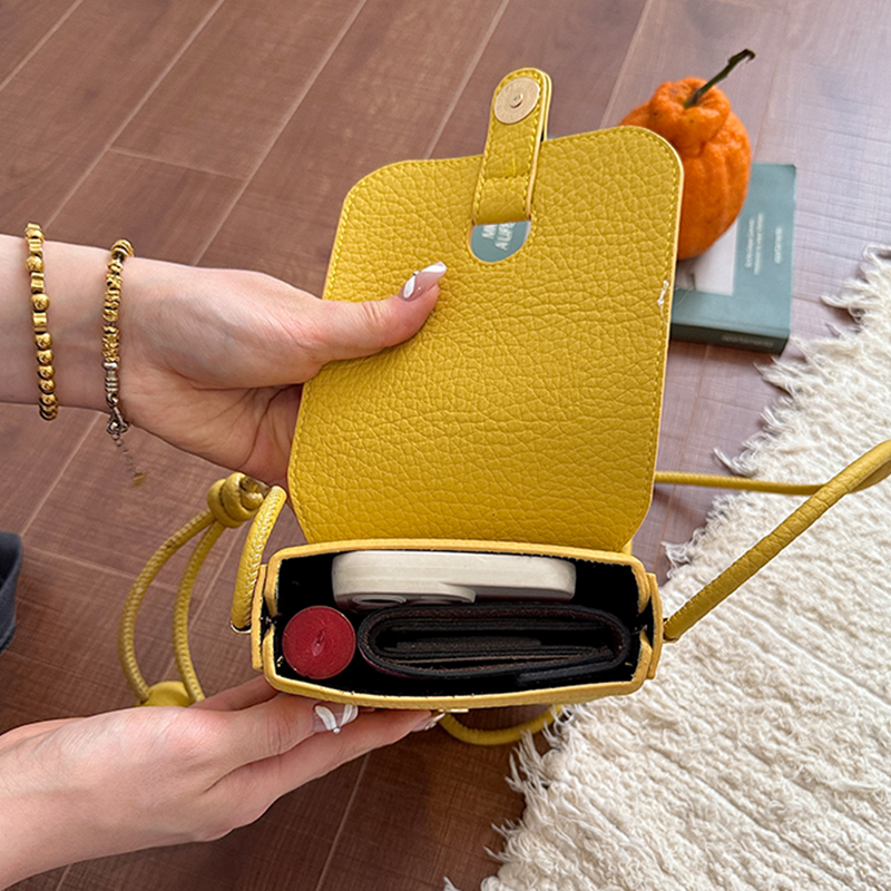 Luxury Brand Mini Yellow Cross - Yellow Phone Accessories recensie en prijs